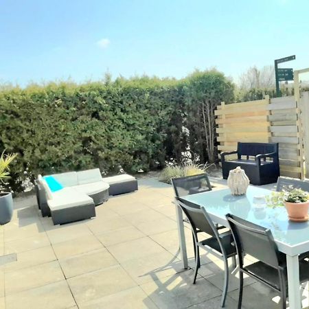 Huisje Finn, Met Grote Tuin En Veel Privacy Dirkshorn エクステリア 写真