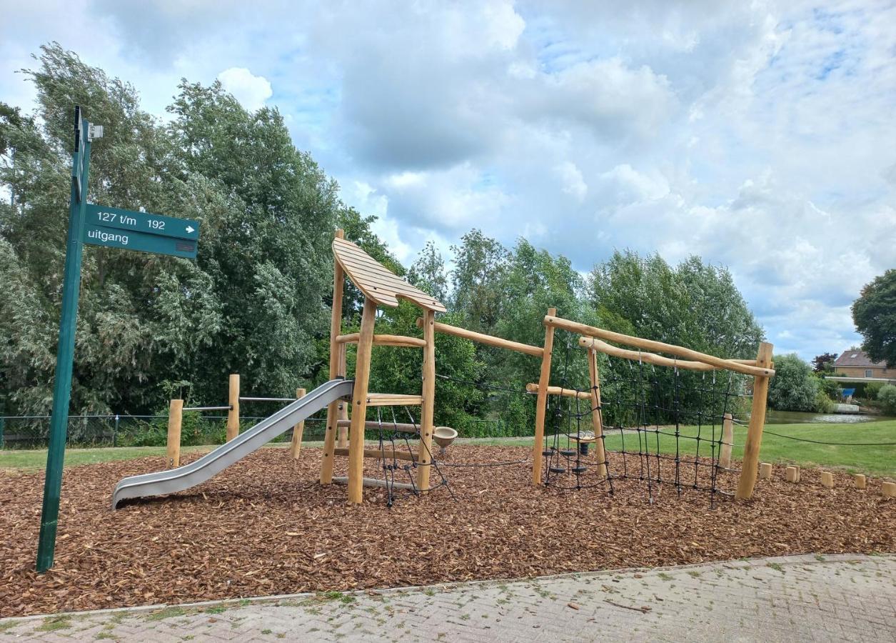 Huisje Finn, Met Grote Tuin En Veel Privacy Dirkshorn エクステリア 写真