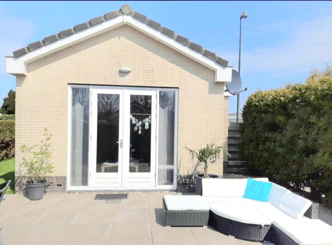 Huisje Finn, Met Grote Tuin En Veel Privacy Dirkshorn エクステリア 写真